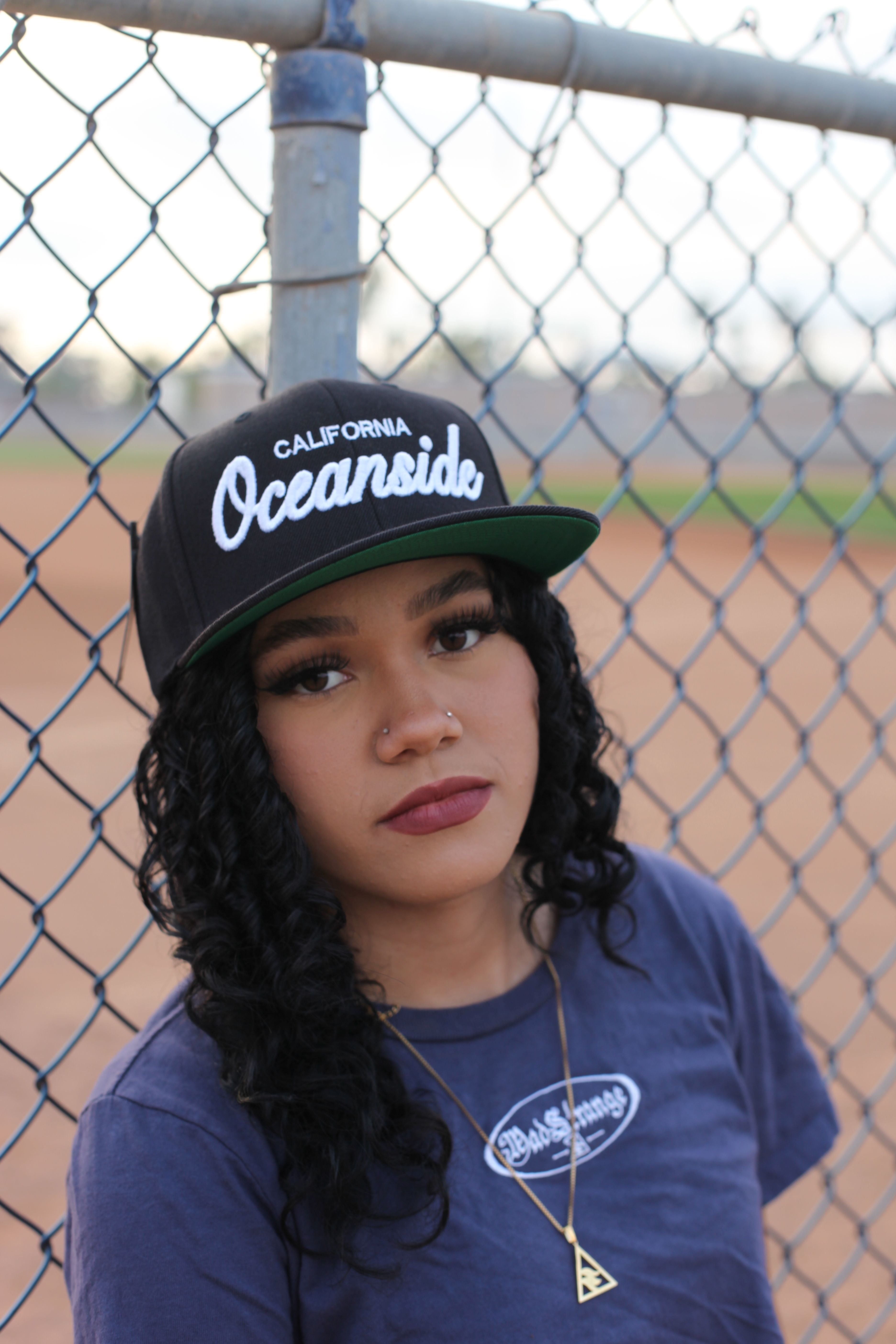 Cursive Classic Snapback (Black & White)