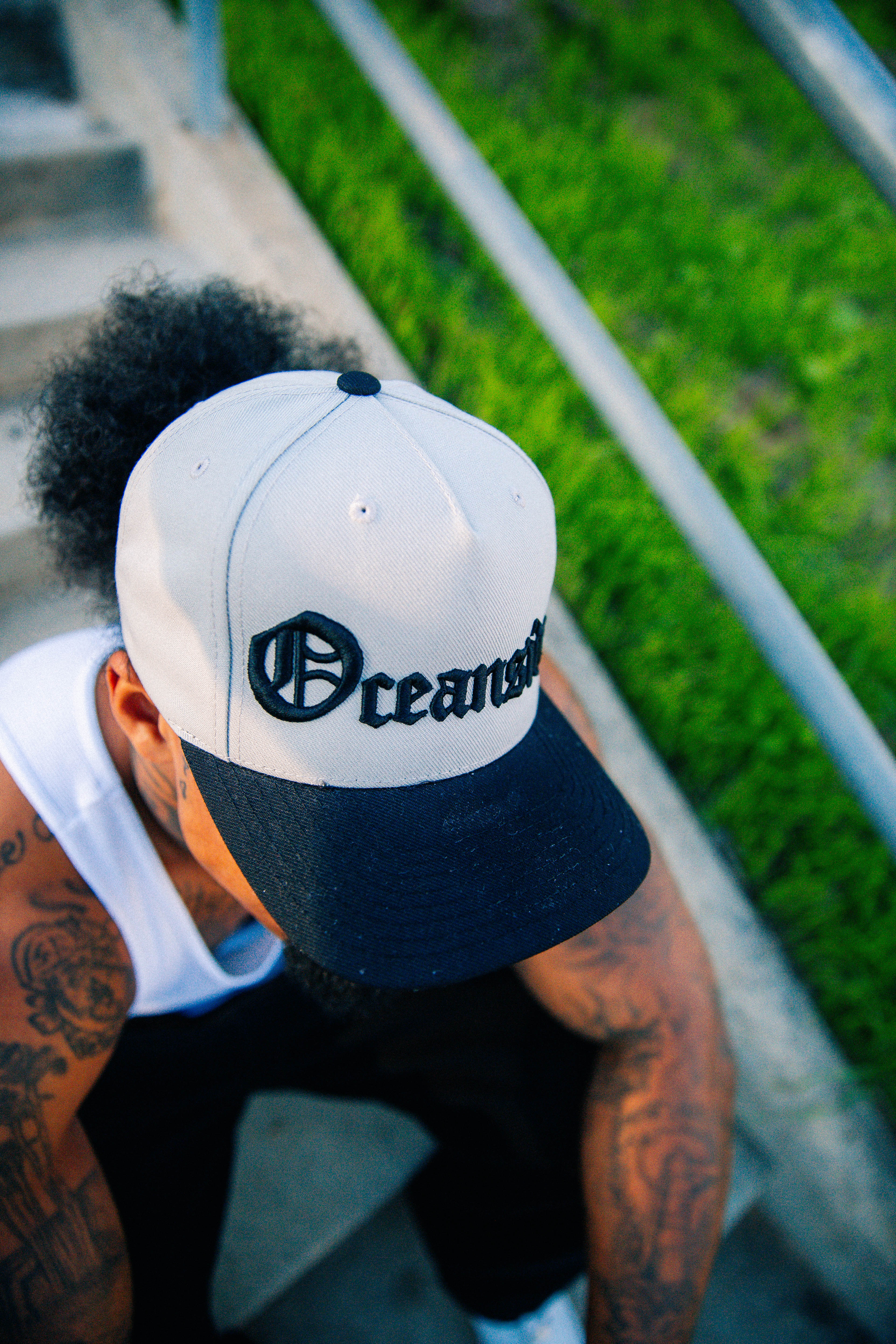 OE Oceanside Snapback Curved Bill (Grey and Black)