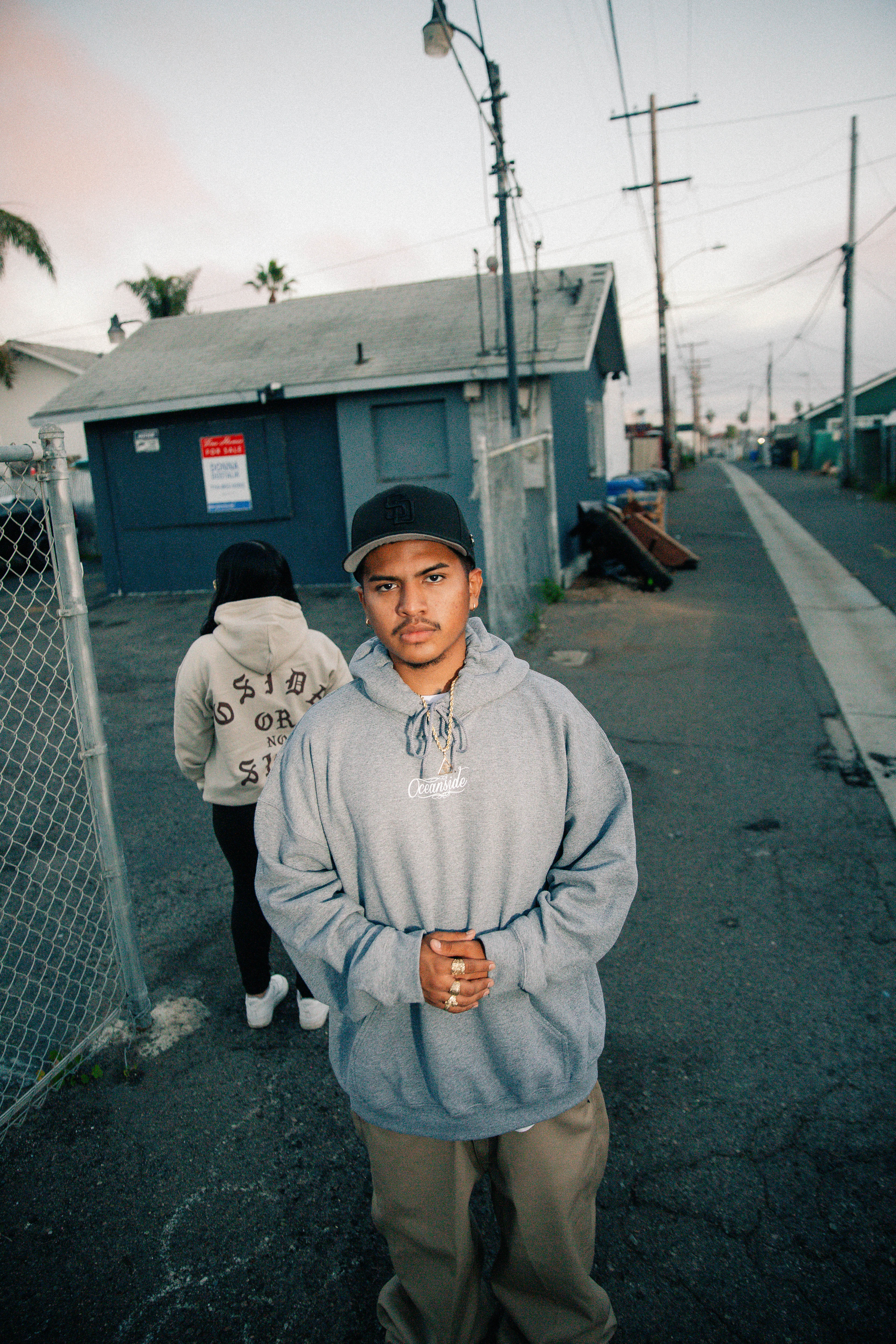 Ciudad de Oceanside Hoodie Circle (Sport Grey)