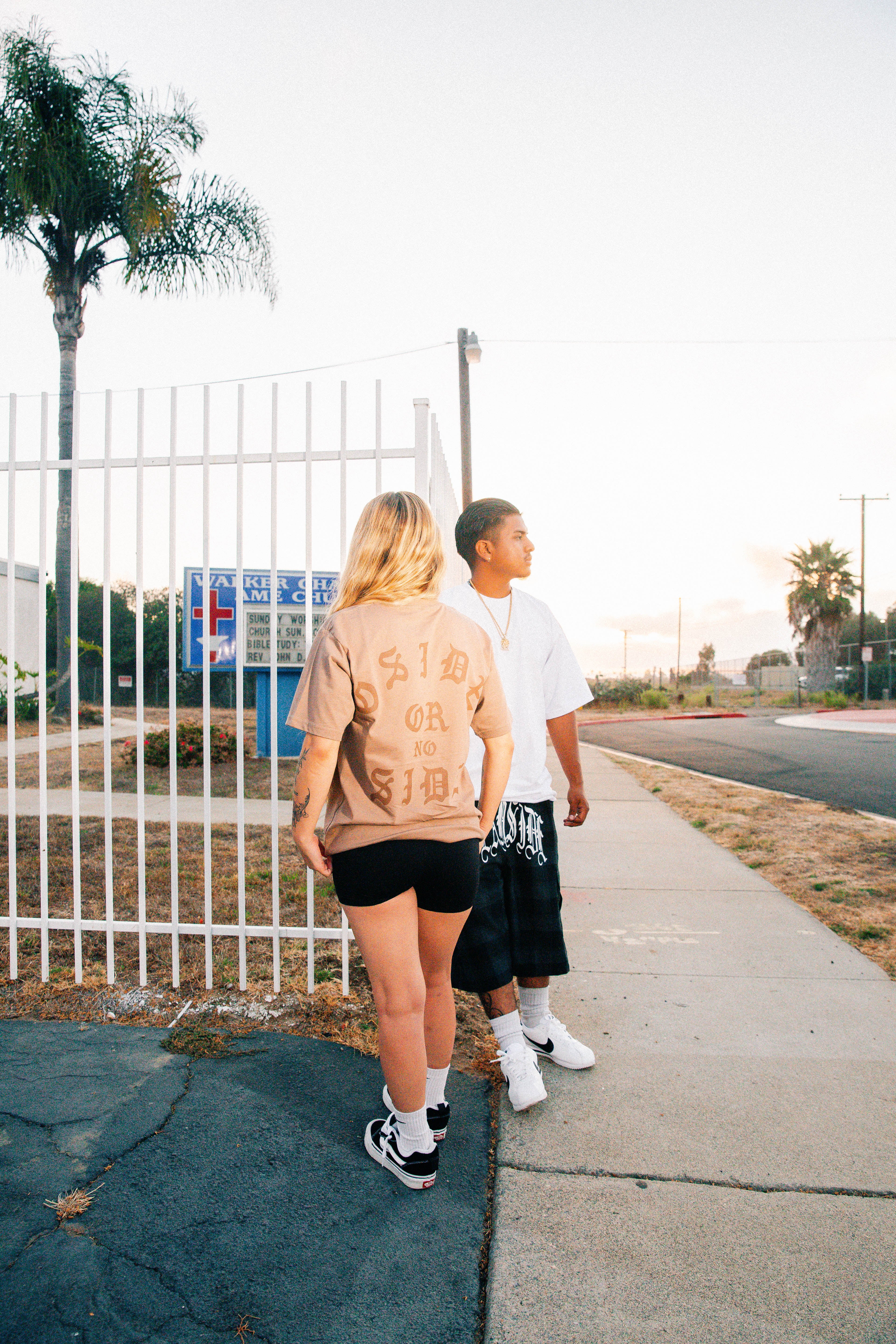 Oside or No Side T-Shirt (LATTE)