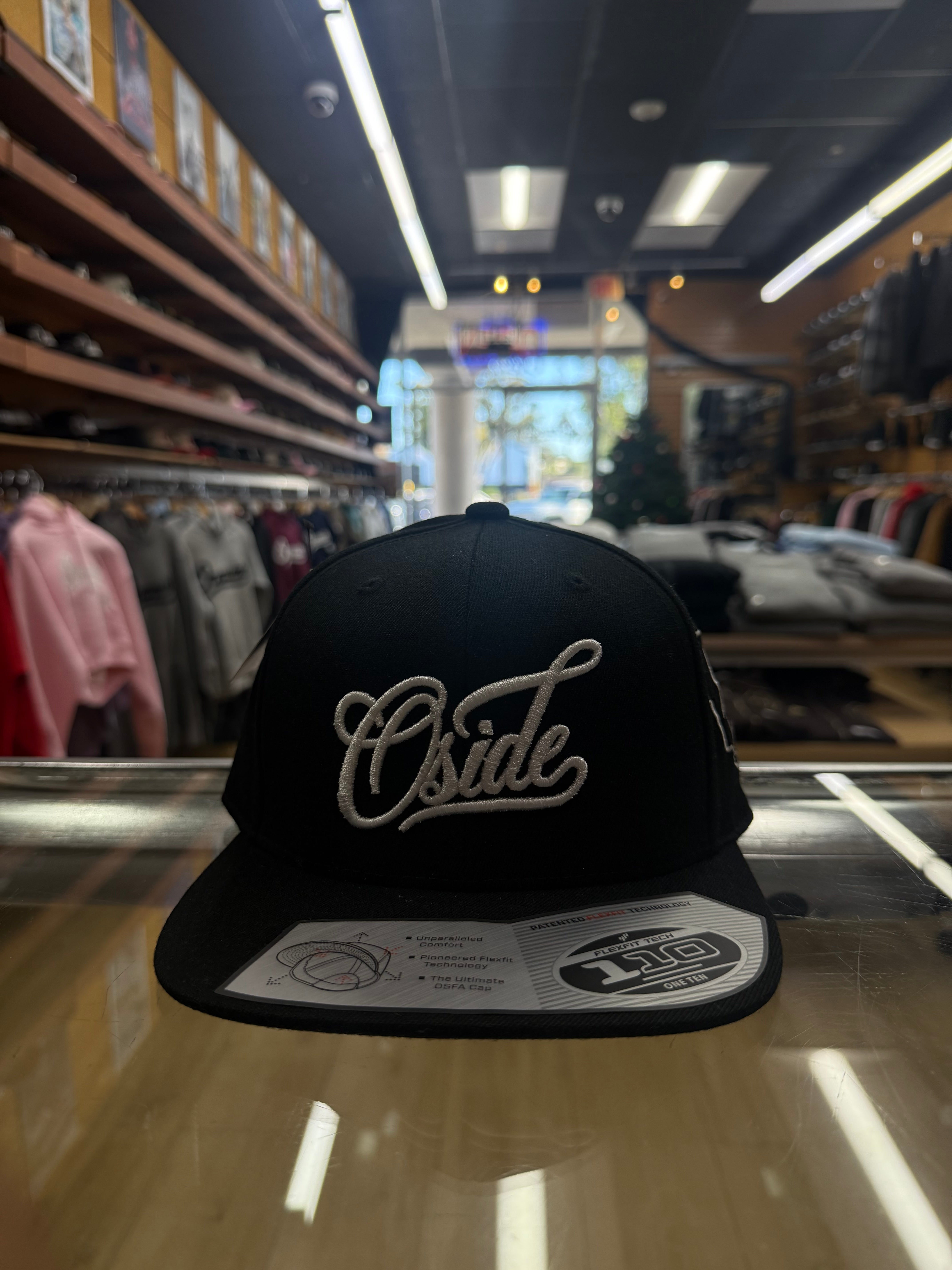 Oside Cursive SnapBack (Black)