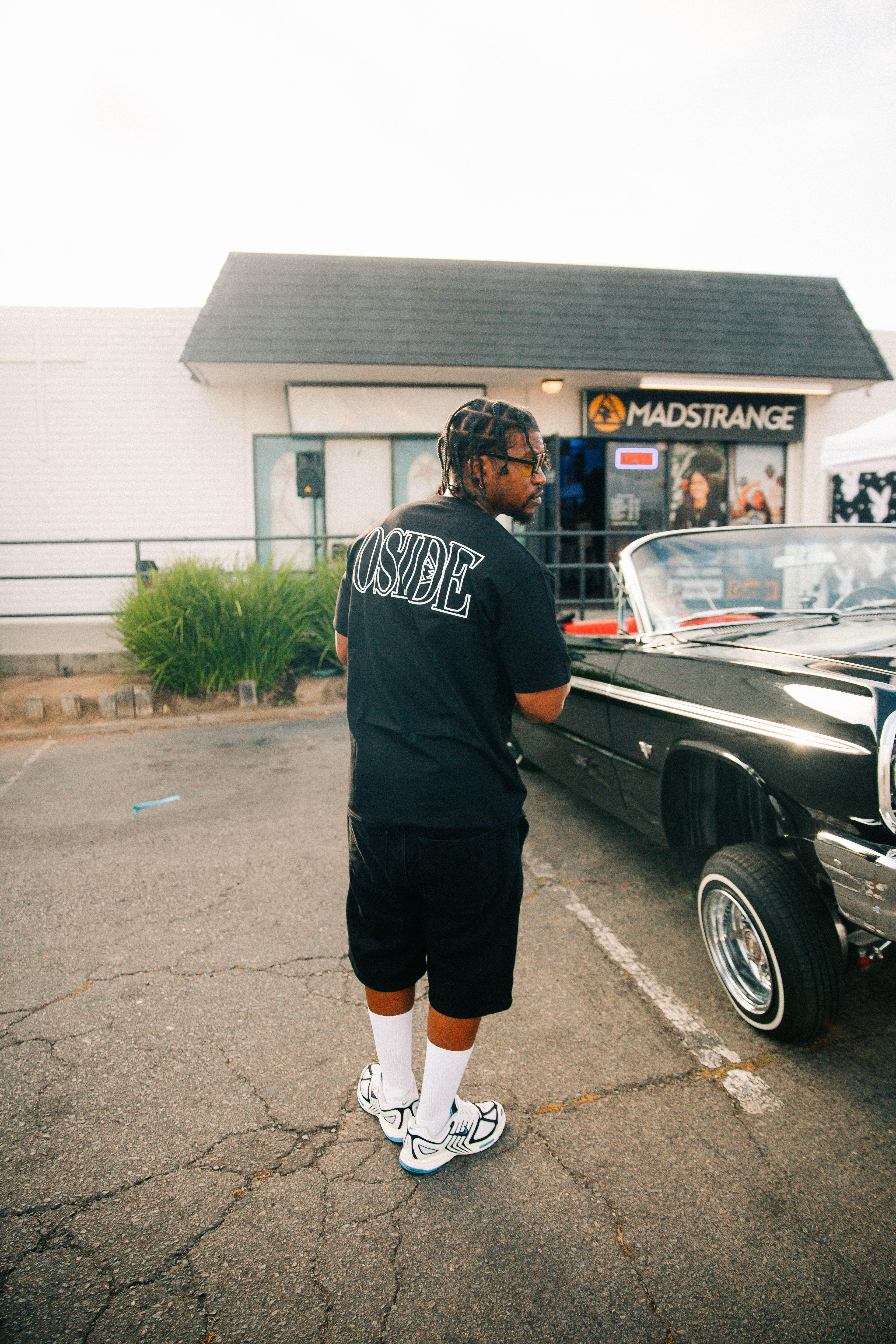 OSIDE triangle shirt (BLACK)