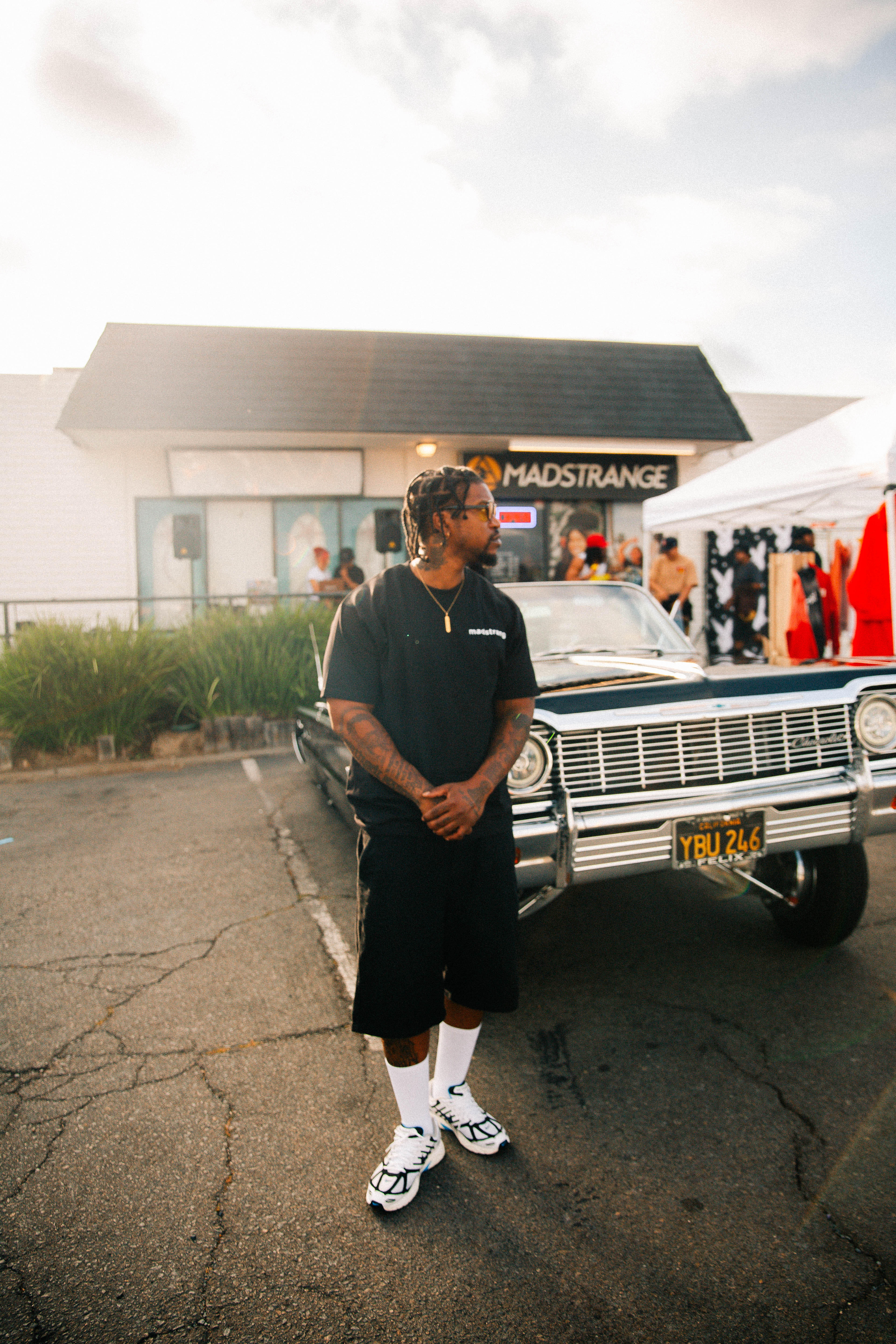 OSIDE triangle shirt (BLACK)